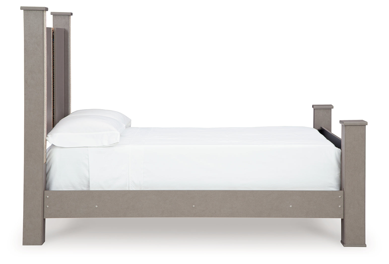 Surancha Queen Poster Bed, Dresser, Mirror and Chest