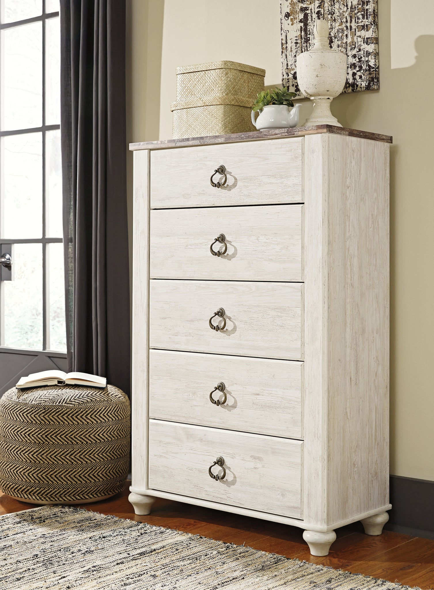 Willowton King Sleigh Bed, Dresser, Mirror, Chest and Nightstand