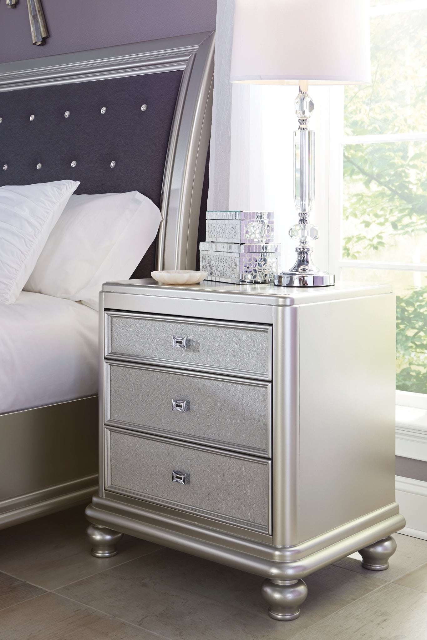 Coralayne Queen Panel Bed, Dresser, Mirror and Nightstand